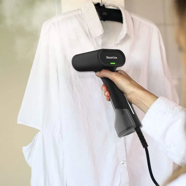 Voir plus d'infos sur Défroisseur vapeur compact 120ml - SteamOne Défroisseur vapeur compact 120ml - SteamOne