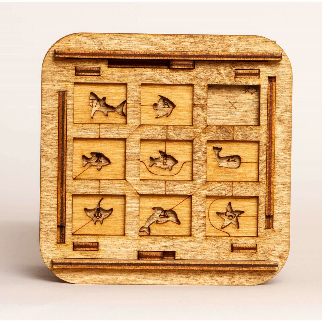  Escape Box en bois - Cluebox : Le Casier de Davy Jones.