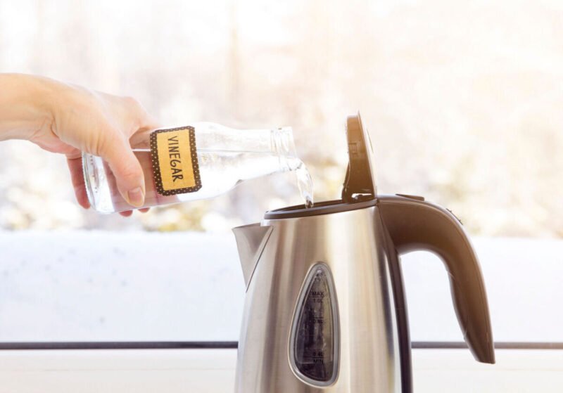 Guide des Meilleures Bouilloires Électriques - Guides d'achat et Idées Cadeaux pour toute la famille Le vinaigre blanc contre le calaire de la bouilloire