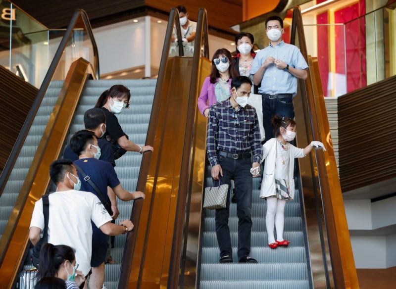 CORONAVIRUS | Guide complet pour savoir se protéger contre le virus COVID-19 - Guides d'achat et Idées Cadeaux pour toute la famille Le port d'un masque N95 est efficace contre le CORONAVIRUS