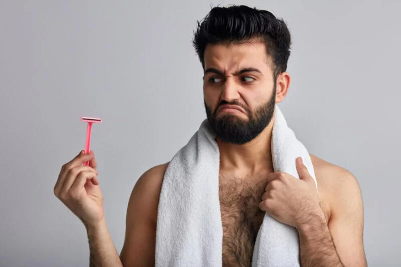 Guide des Meilleurs Rasoirs Électriques pour Homme - Guides d'achat et Idées Cadeaux pour toute la famille Pourquoi les rasoirs jetables ne sont pas une bonne option ?