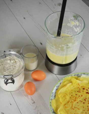 Une pâte à crèpe maison faite avec un blender pas cher trouvé avec Monsieur Guide
